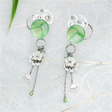トメ子☺︎1点作品☆ リーフ型ストロベリークォーツピアス☺︎ Resinpost Pierce 華奢なリーフ型メタルフレームとしずく型